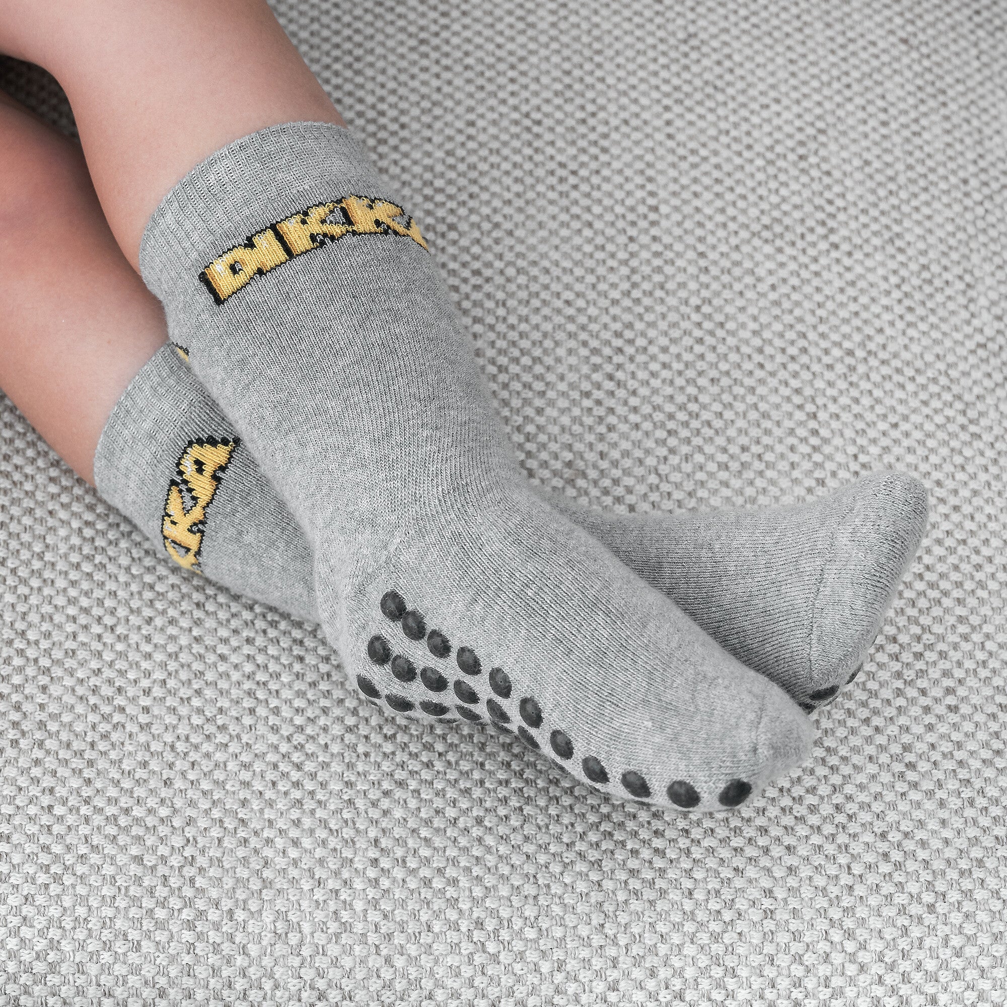 https://images.bravado.de/prod/product-assets/dikka/dikka/products/509247/web/487173/image-thumb__487173__3000x3000_original/DIKKA_Stoppersocken_Socken_s509247_o4958341_a487173_v12288343.fccbed65.jpg